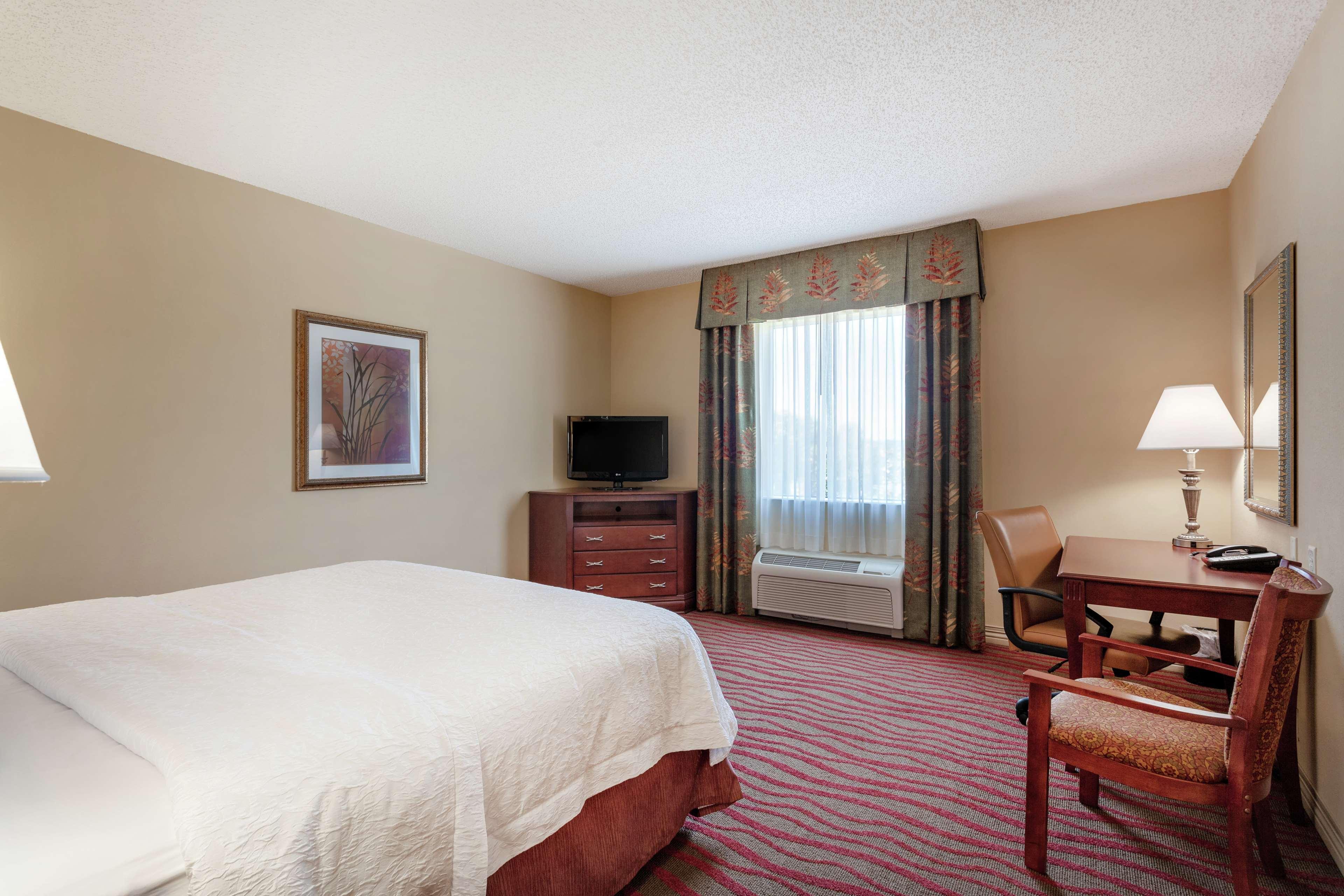 Hampton Inn & Suites Порт Ричи Екстериор снимка