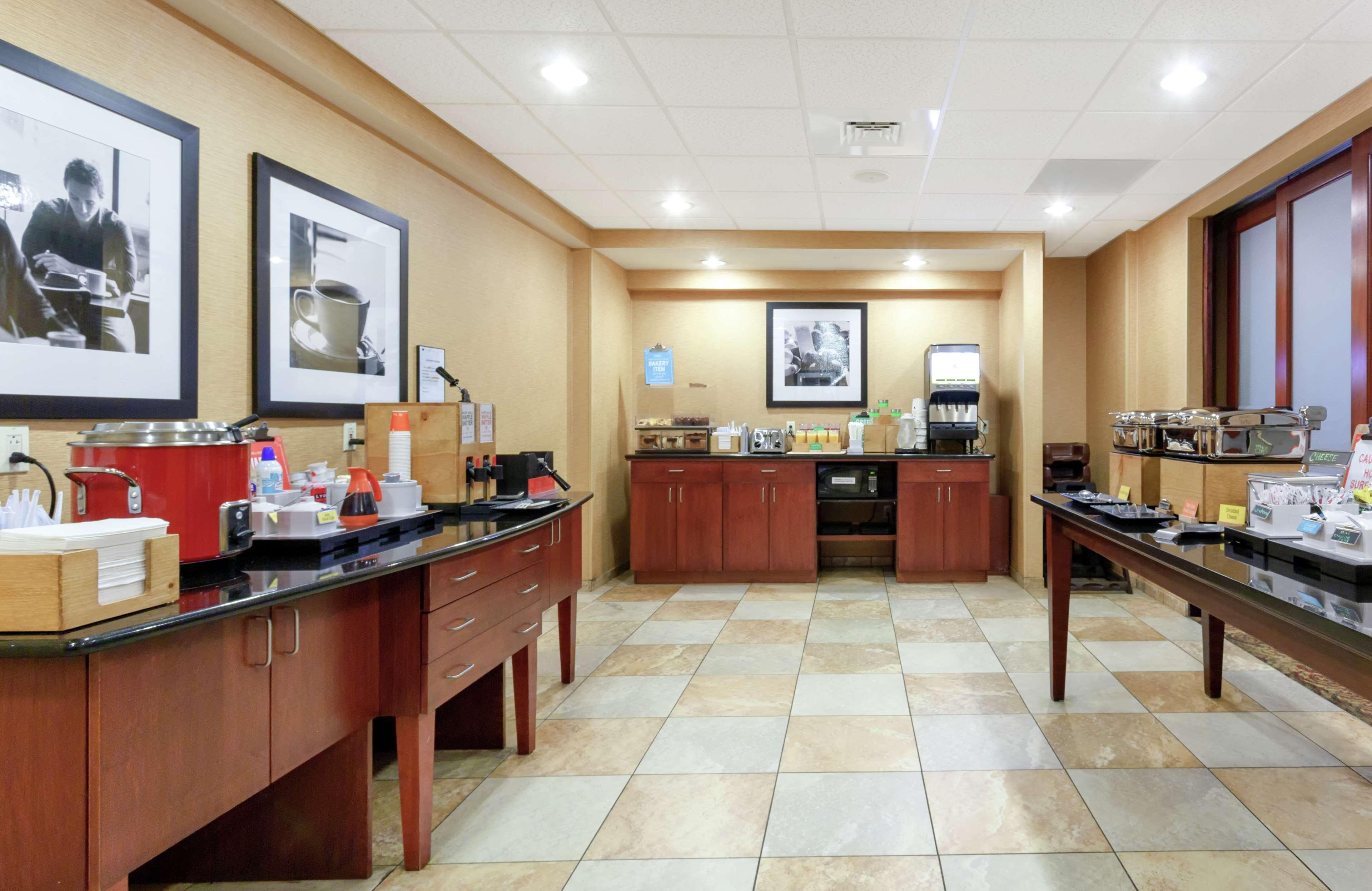 Hampton Inn & Suites Порт Ричи Екстериор снимка