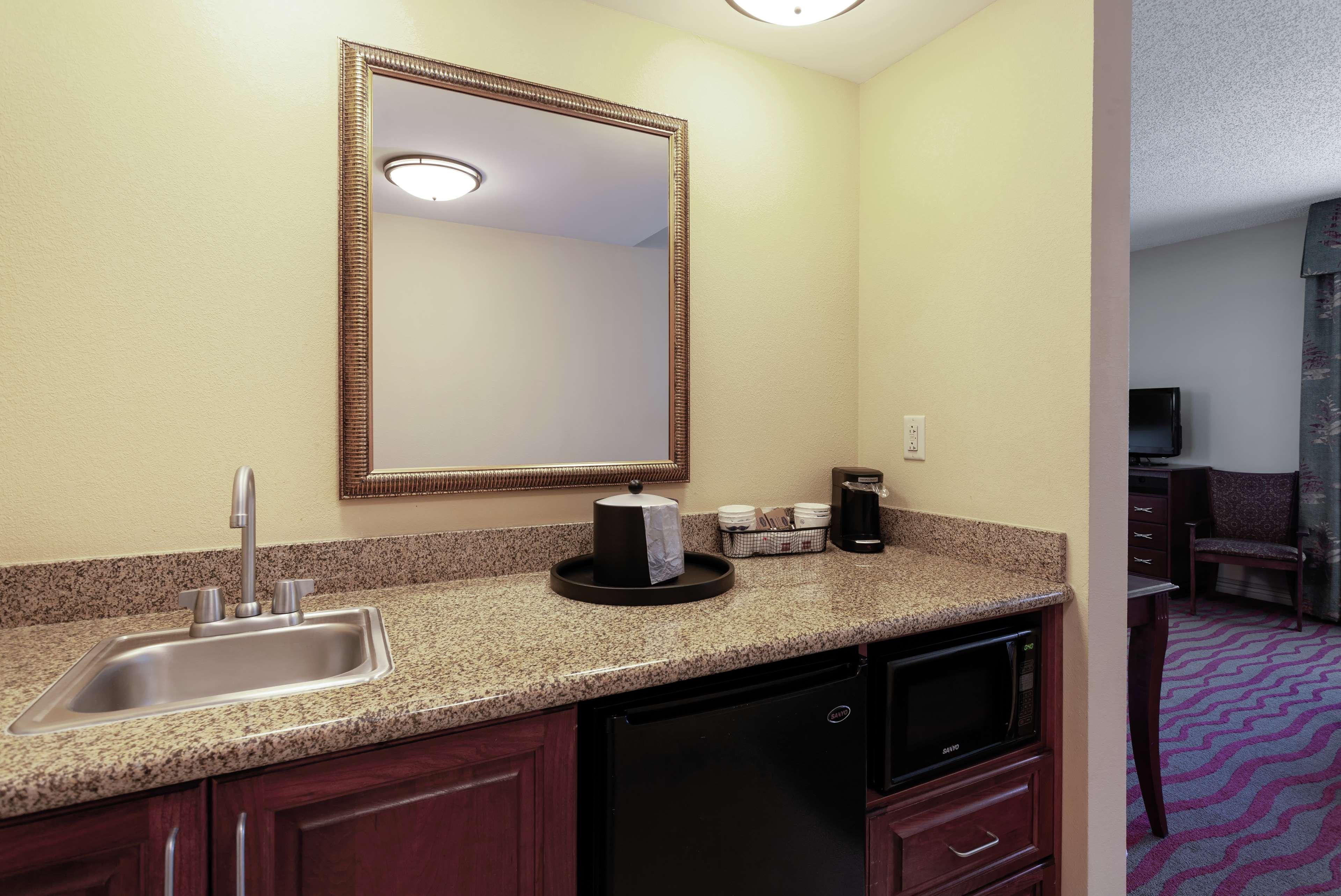 Hampton Inn & Suites Порт Ричи Екстериор снимка