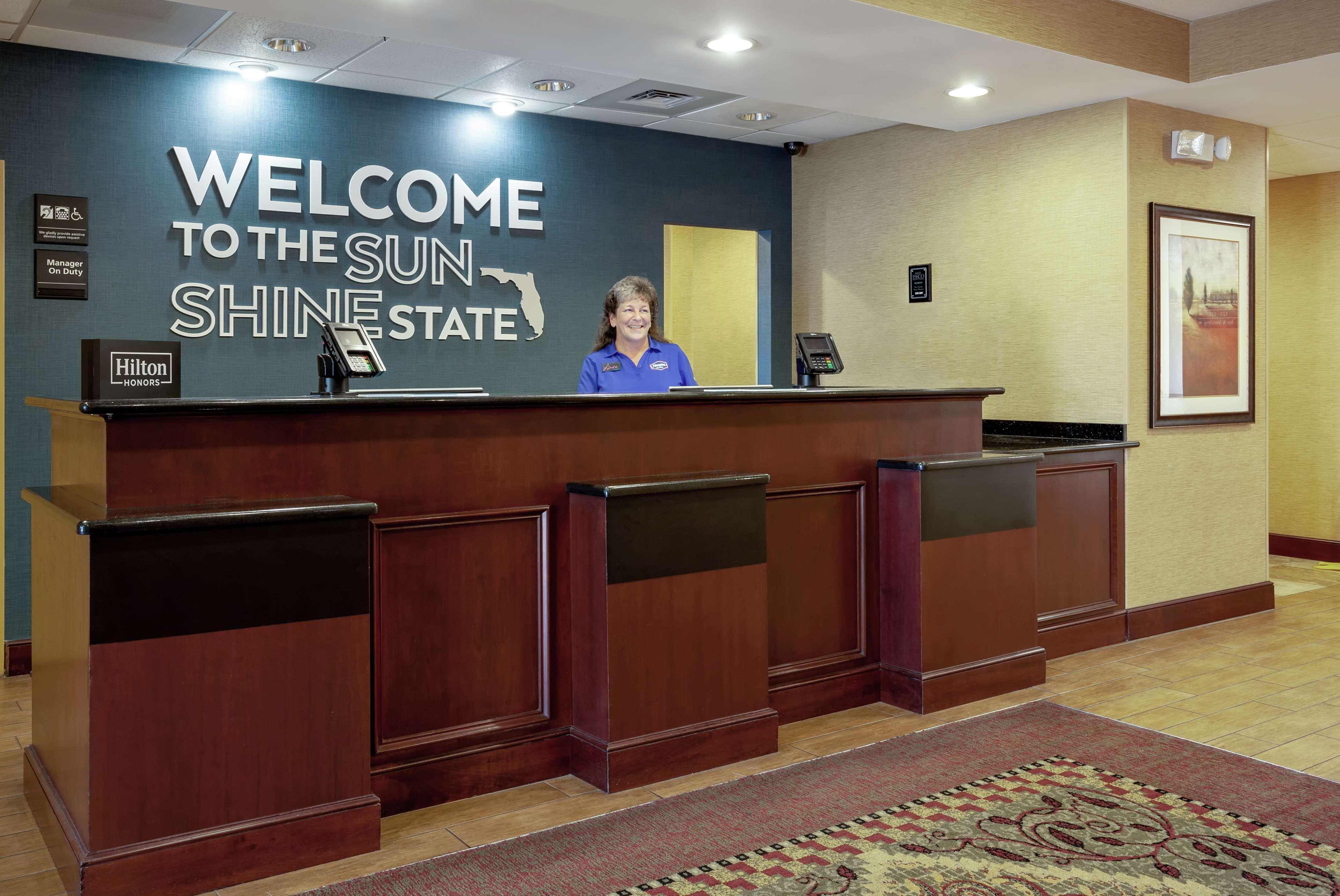 Hampton Inn & Suites Порт Ричи Екстериор снимка