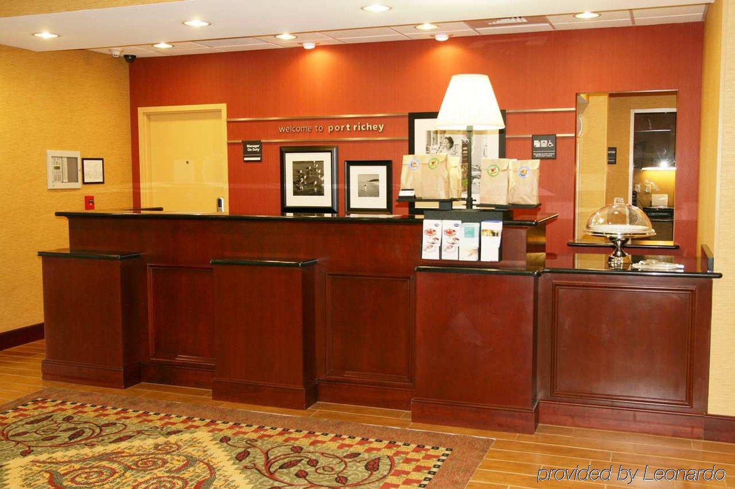 Hampton Inn & Suites Порт Ричи Интериор снимка